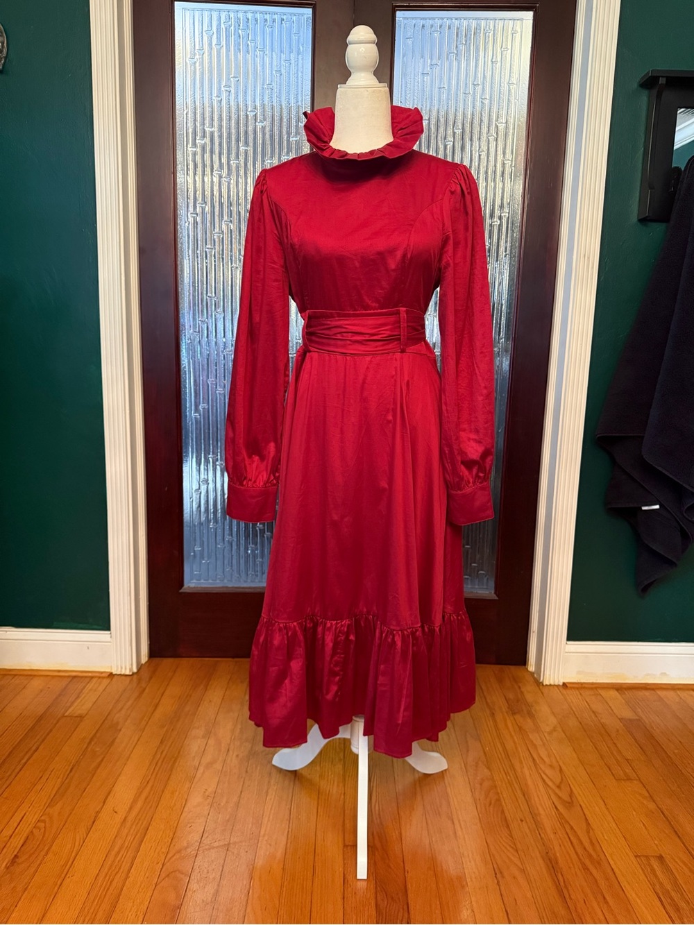 The Victoria- Classic Red Ruffled Collar Long-Sleeve Midi Dress